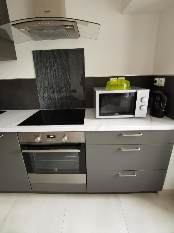 superbe appartement neuf tout équipé, non fumeur avec place de parking privée Orléans Esterno foto