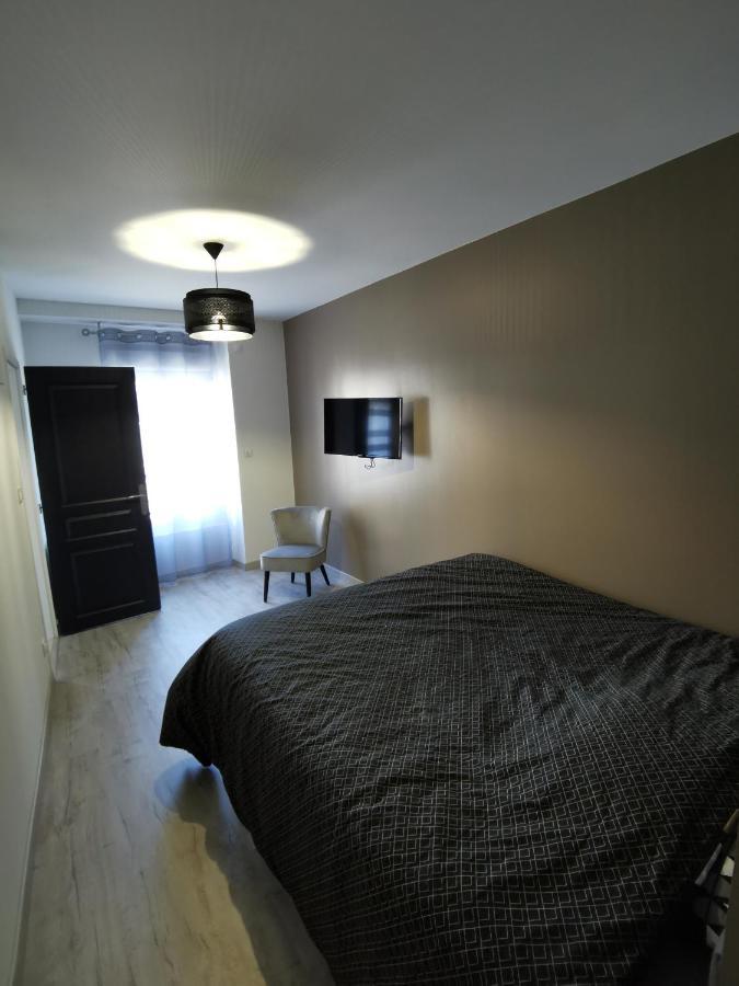 superbe appartement neuf tout équipé, non fumeur avec place de parking privée Orléans Esterno foto